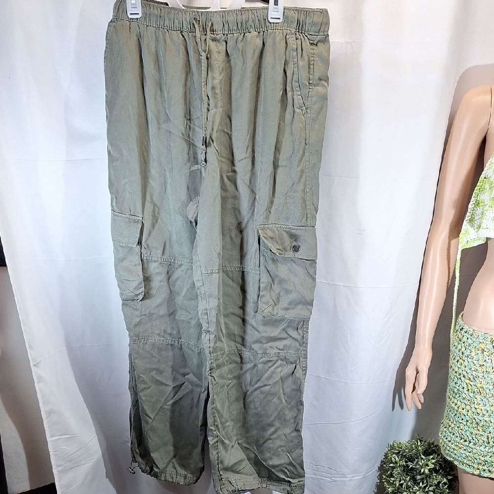 C&C California Green Cargo Pants with Durable Fabric and Relaxed Fit